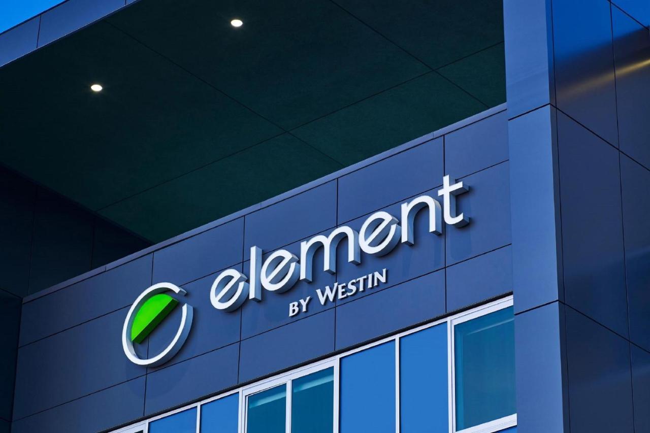 Element Hampton Peninsula Town Center Exterior foto